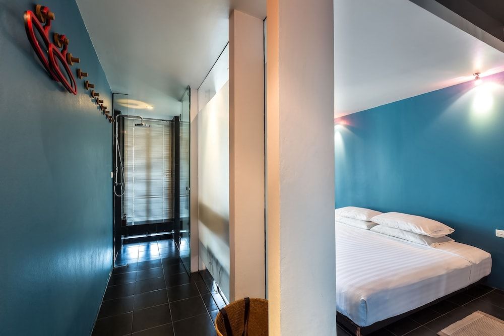 LoogChoob Homestay Standard Room, 2 Twin Beds, Canal View 4