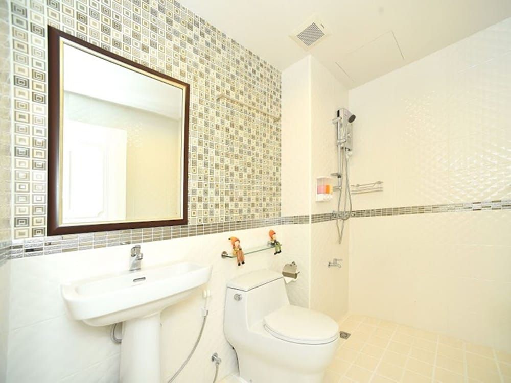 Parvena Hotel Standard Double Room 4