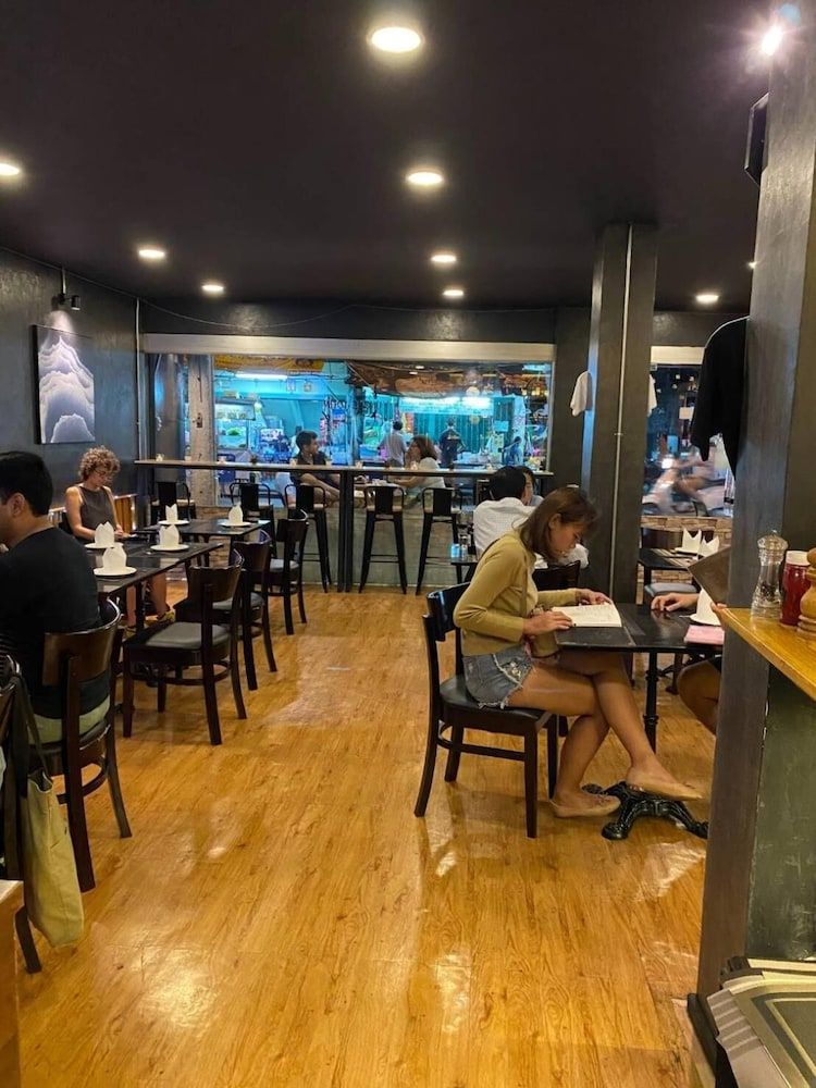 undefined Parvena Hotel 4