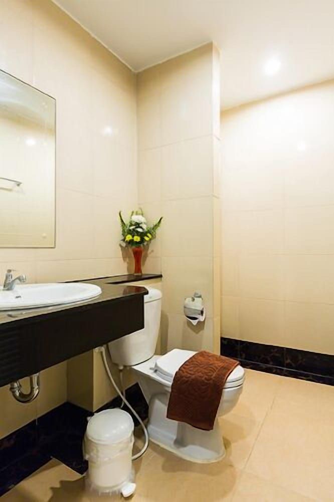 Tillthong Garden Deluxe King Studio 11