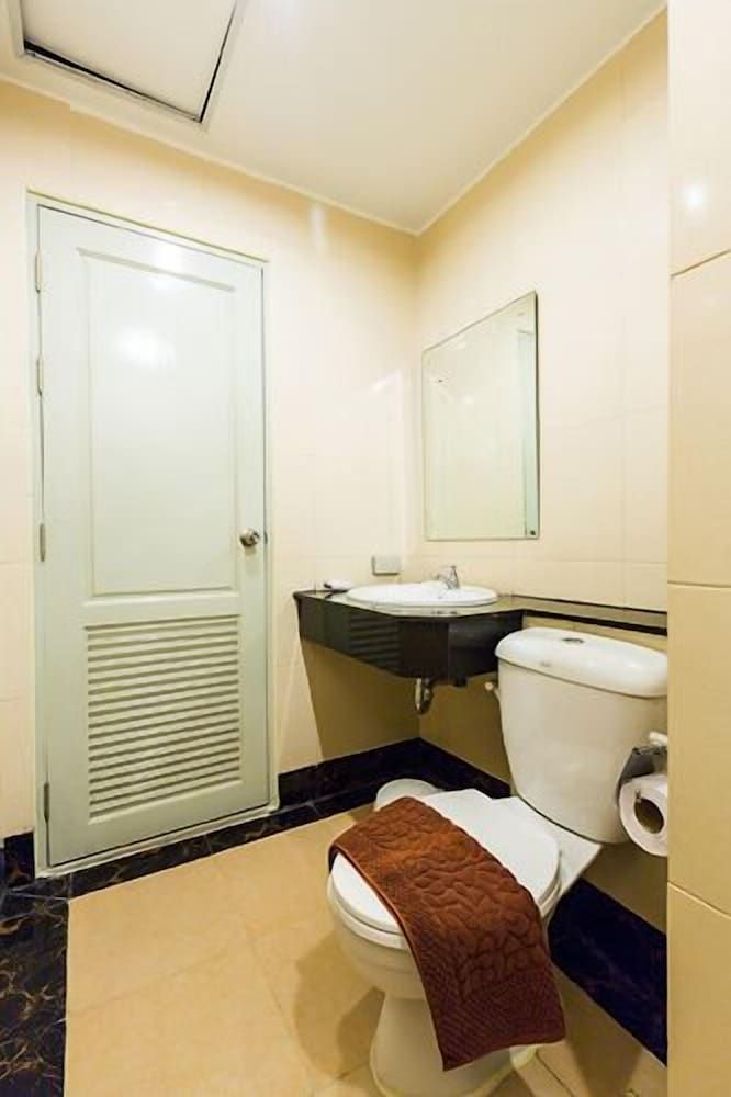 Tillthong Garden Deluxe King Studio 12