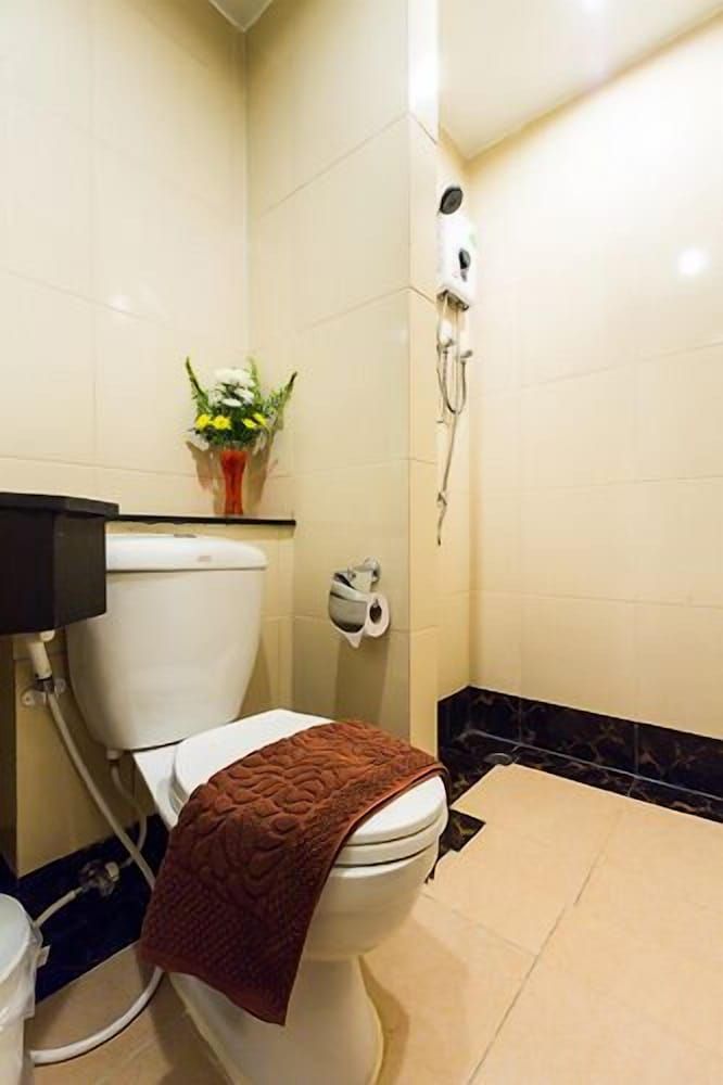 Tillthong Garden Deluxe King Studio 13