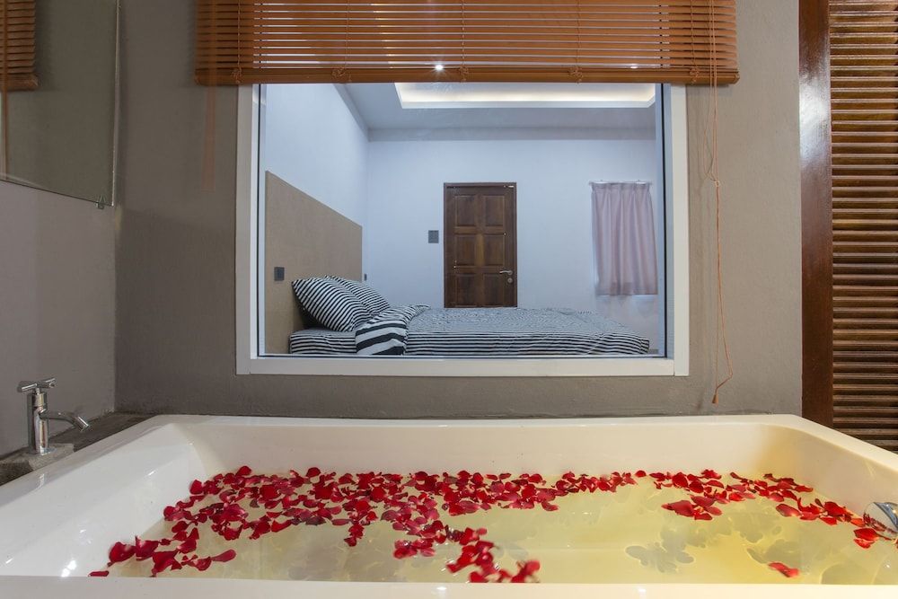 88 Fine Hotel Double Room 9