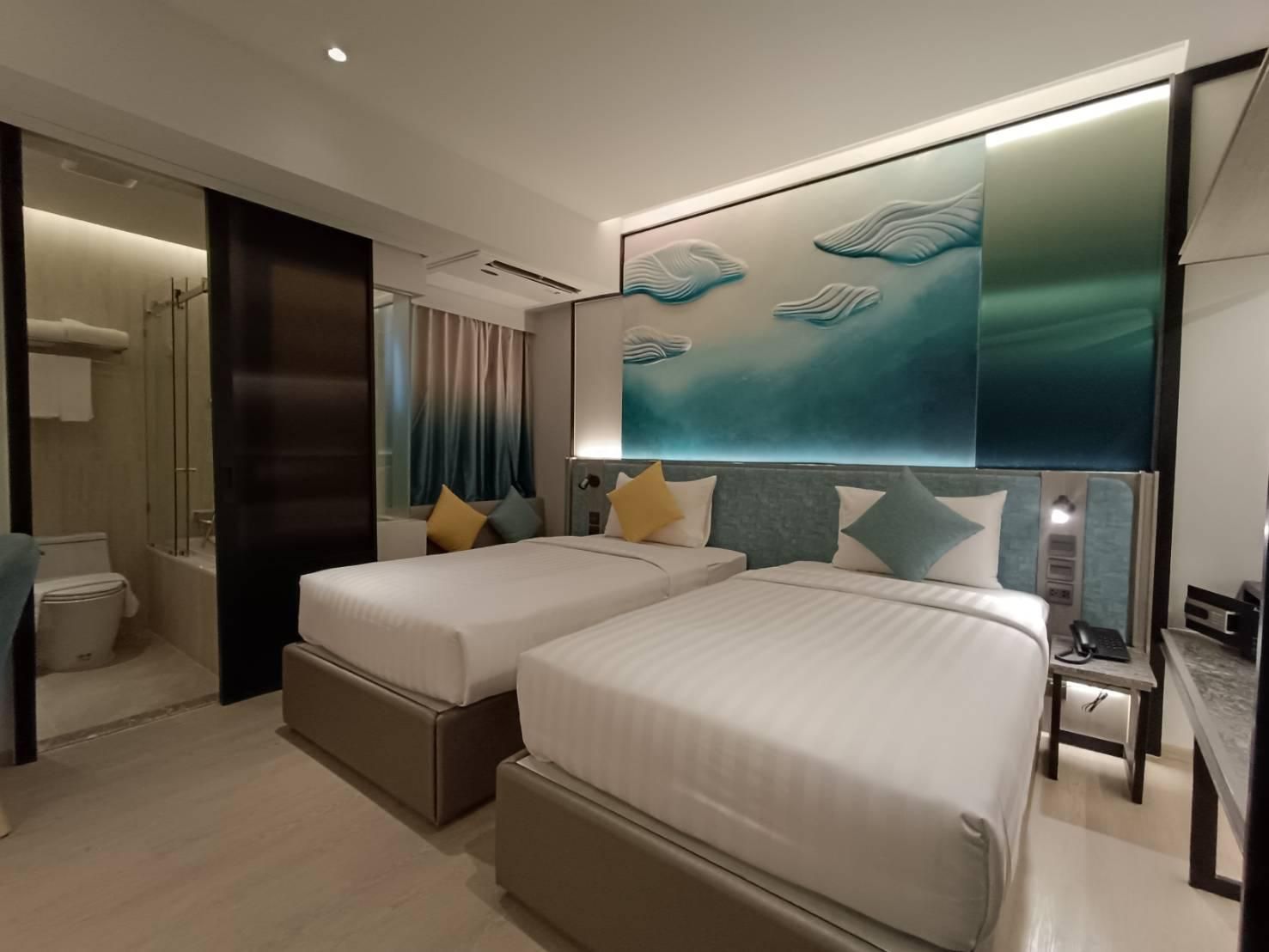 undefined Cloudotel Walking Street  3