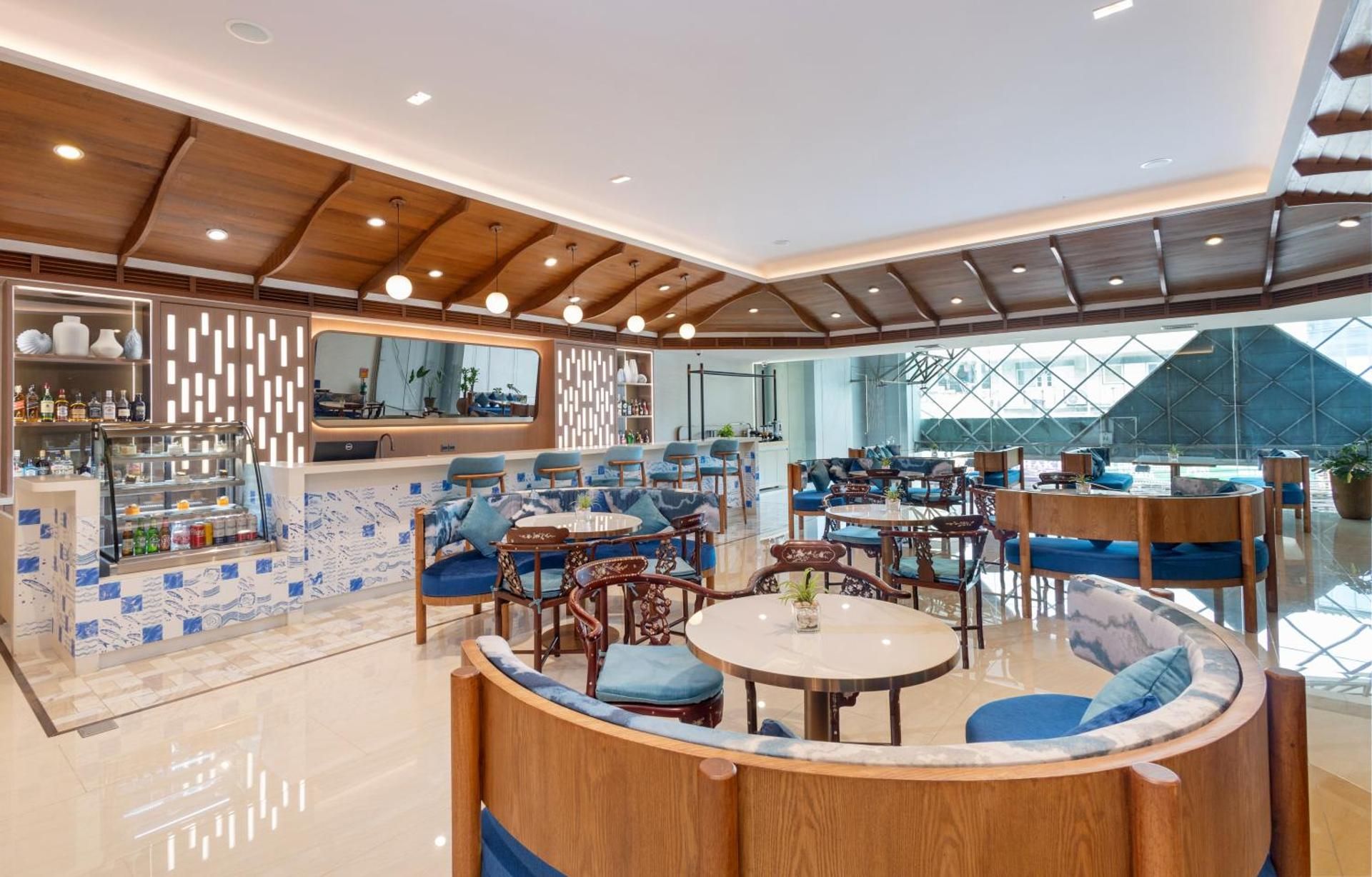 undefined Cloudotel Walking Street  7