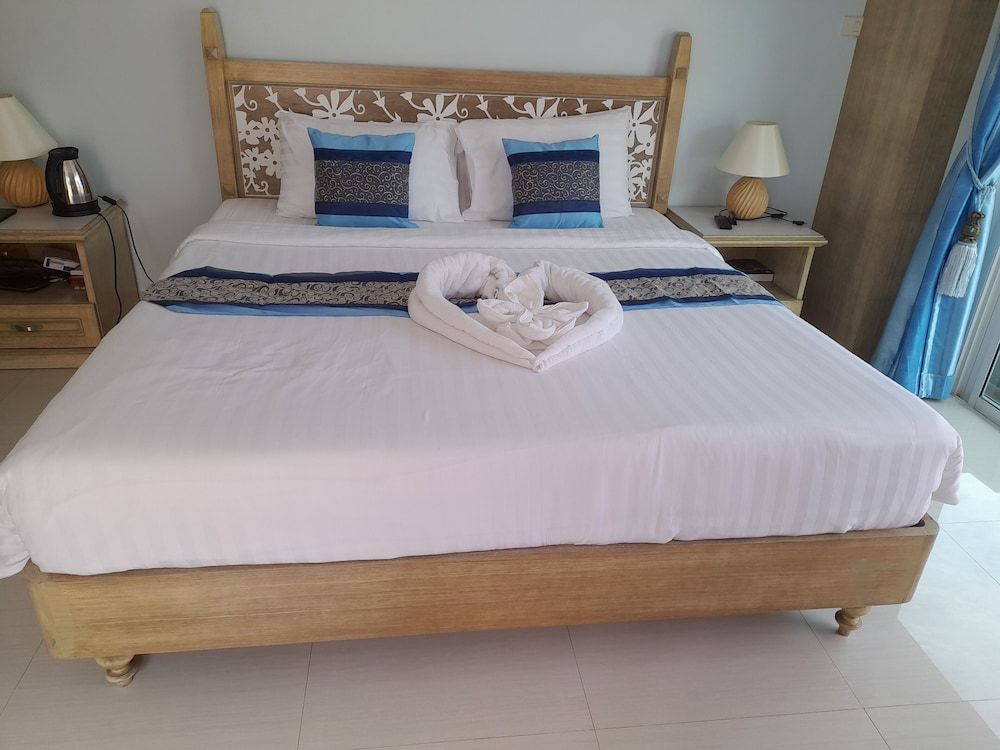 Panjai's Place Deluxe Double Room 2