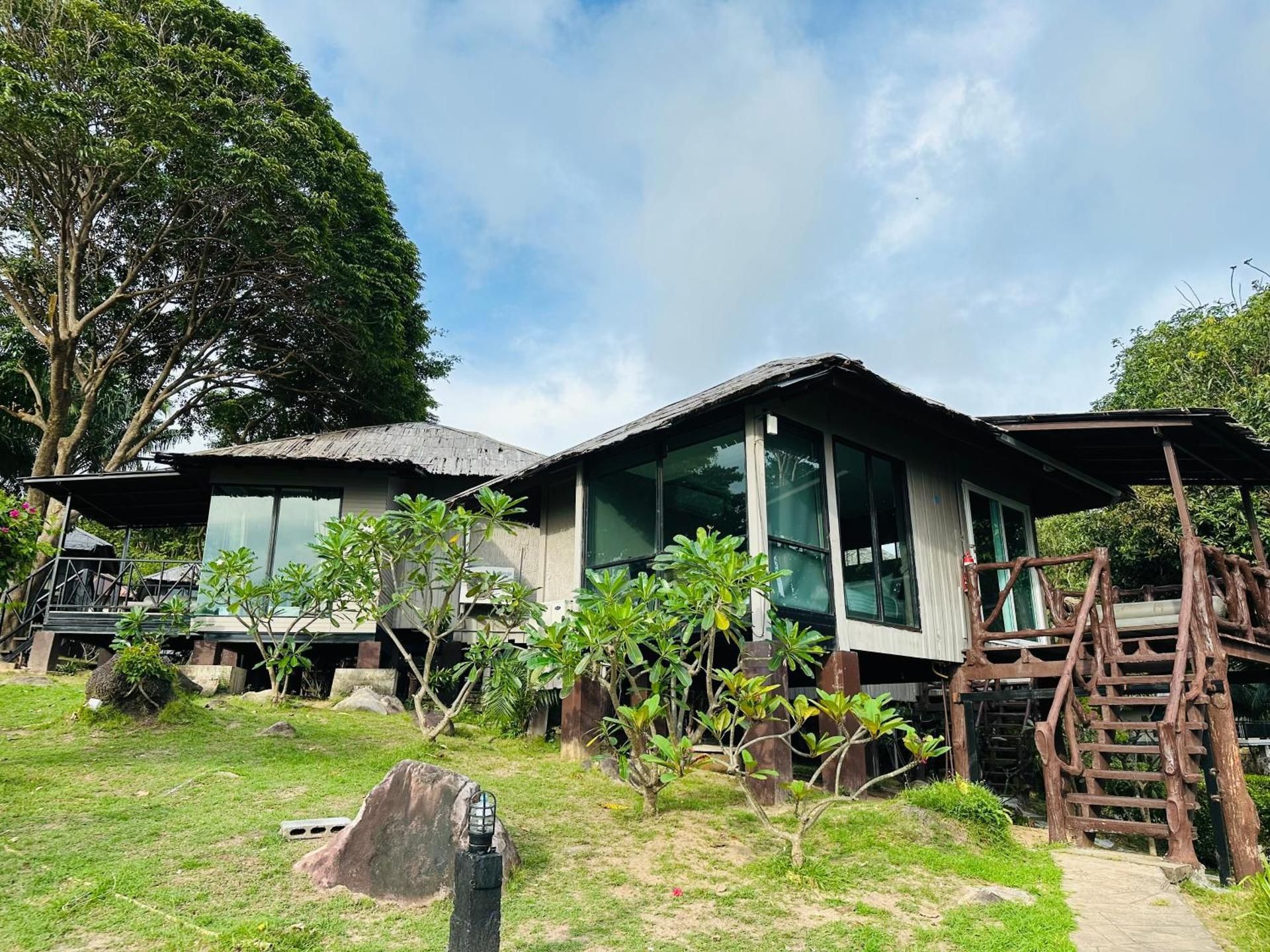 undefined HIP Seaview Resort @ Phi Phi 3