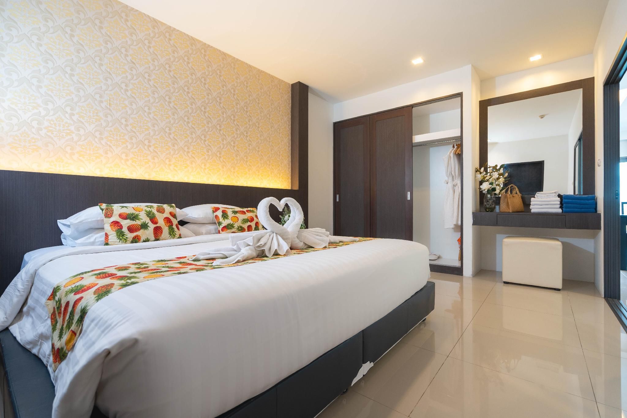 Patong Bay Hill Resort One Bedroom Suite