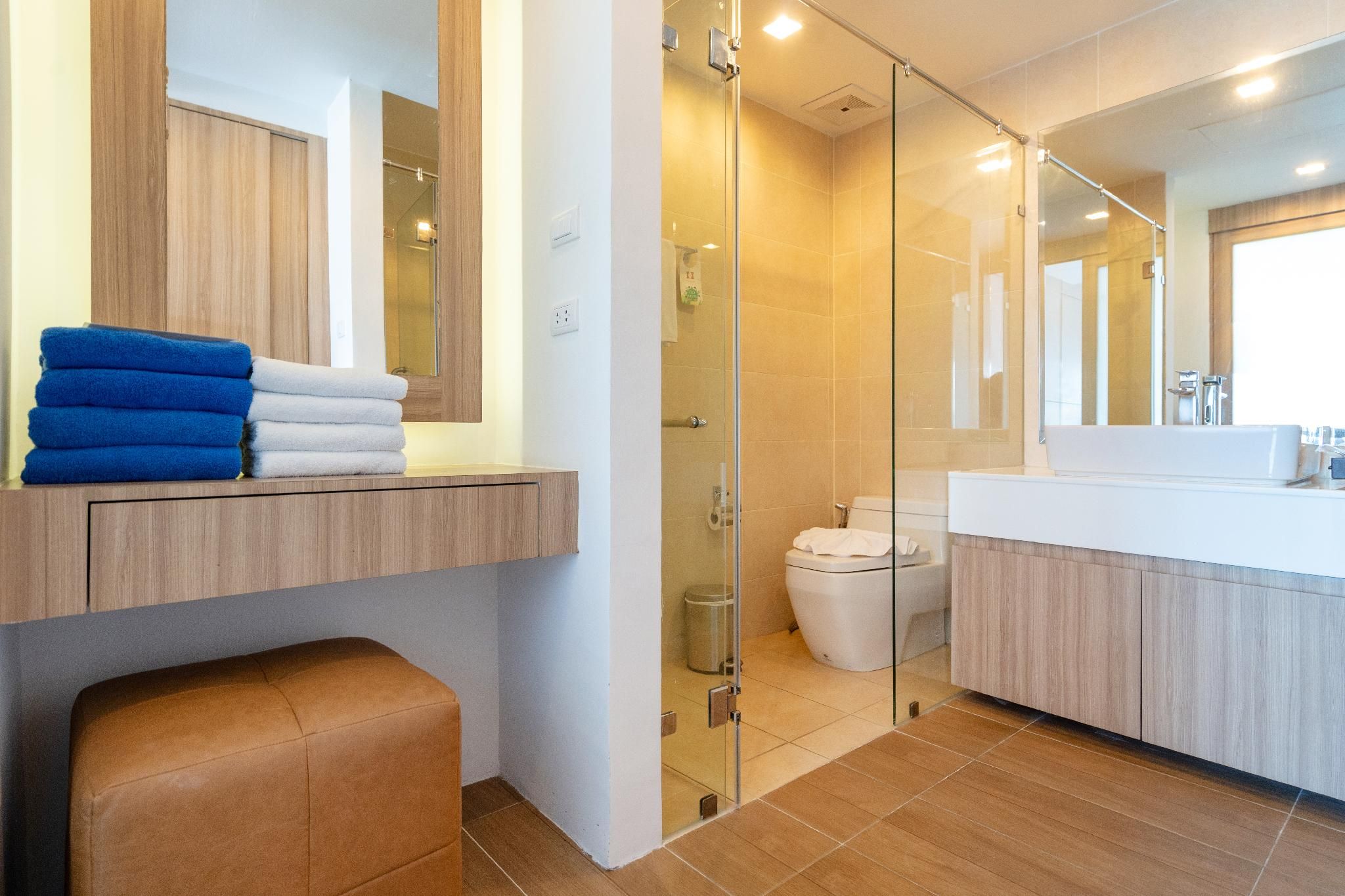 Premier Sea View Suite