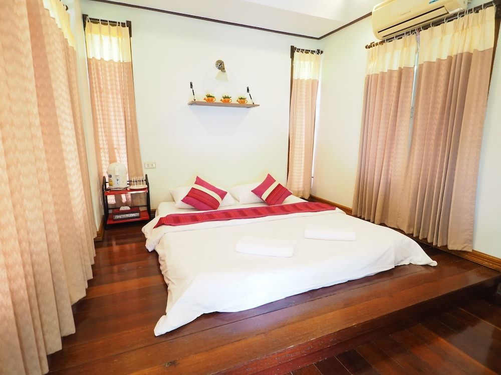 Baan Pun Sook Bungalow 8