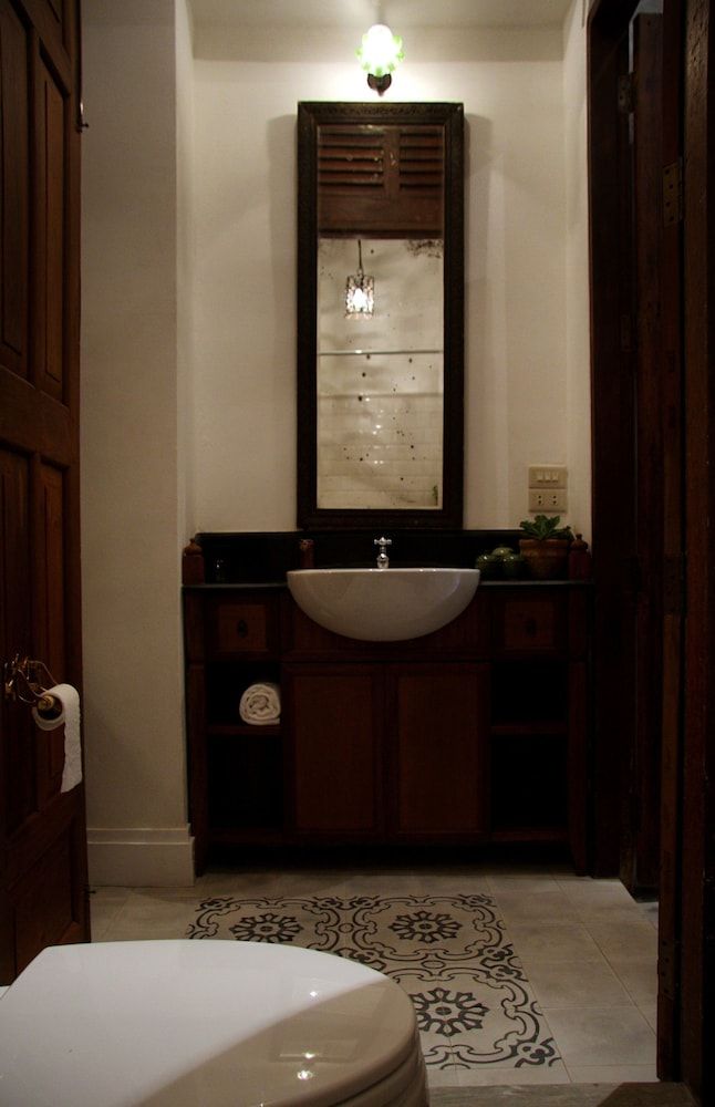 The Bhuthorn Bed and Breakfast Double Room 3