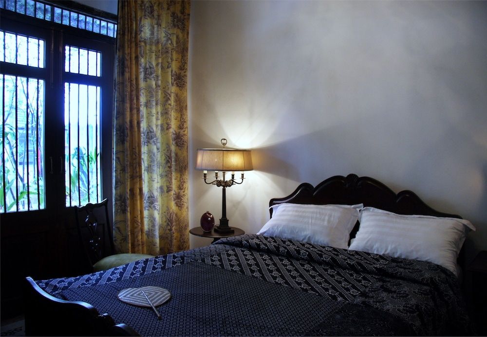 The Bhuthorn Bed and Breakfast Double Room