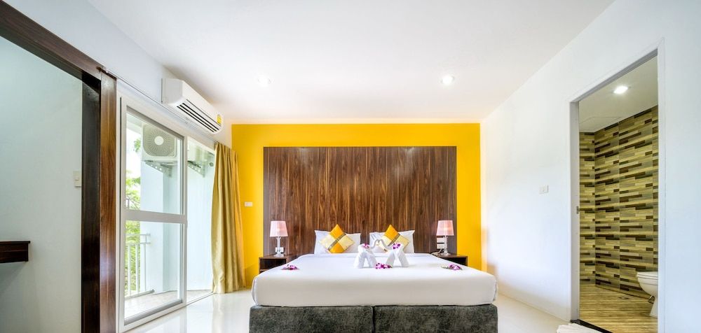 Naiyang Place Phuket Airport Deluxe Double Room 9