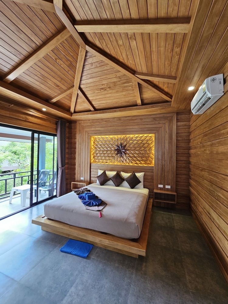 Deluxe Double Room, Garden View