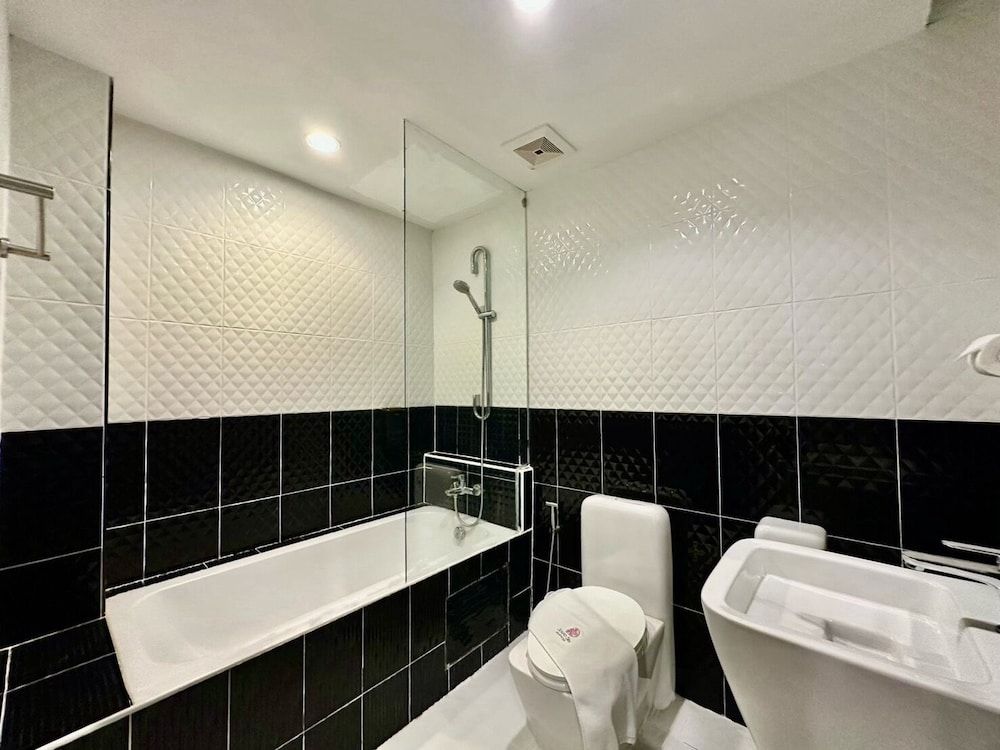 Sakura Sky Residence Executive Suite, 1 King Bed with Sofa bed, Non Smoking 6