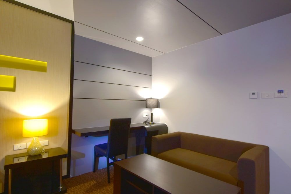 Siam Oriental Hotel Siam Deluxe Twin 11