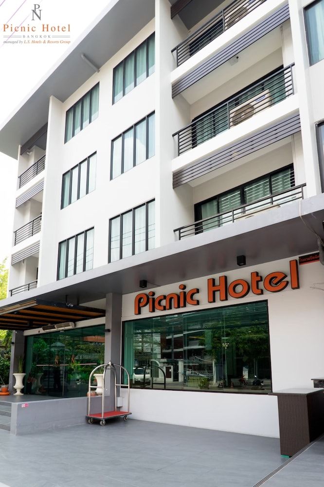 undefined Picnic Hotel Bangkok 6