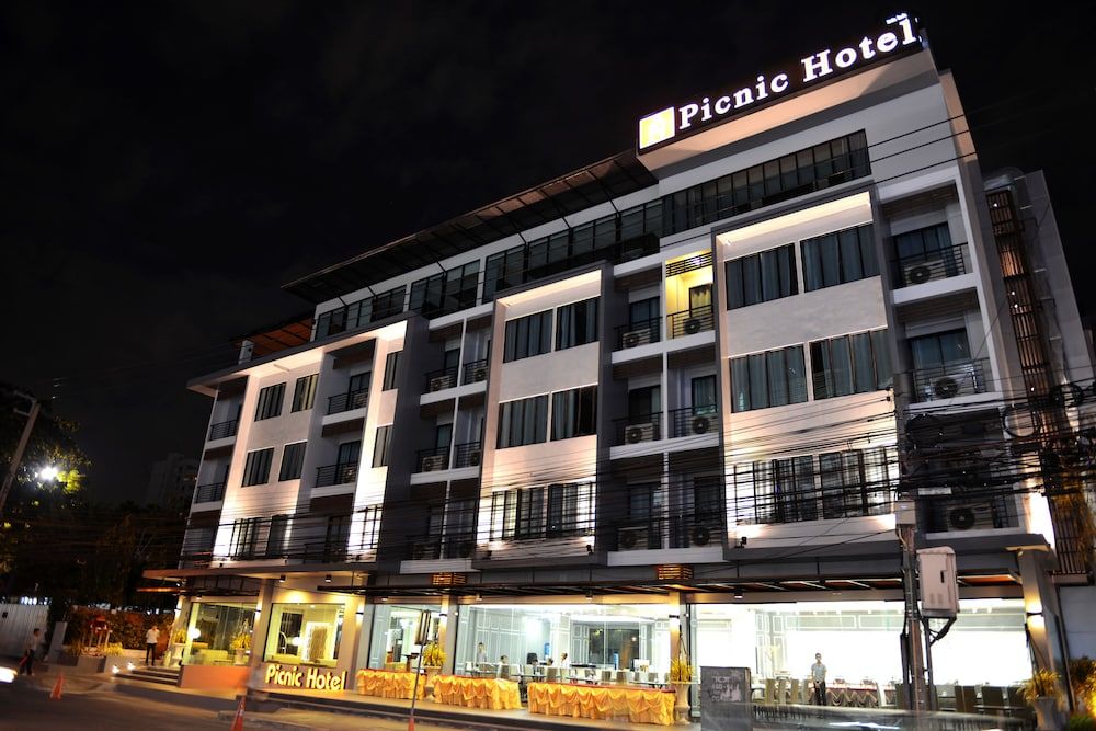 undefined Picnic Hotel Bangkok 8