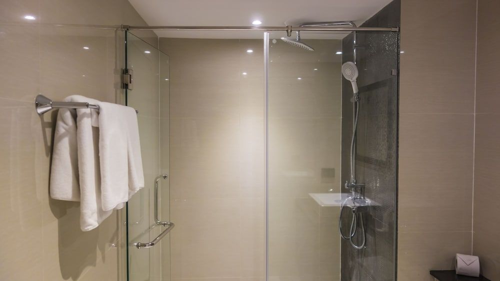 Unique Regency Pattaya Deluxe Room 11