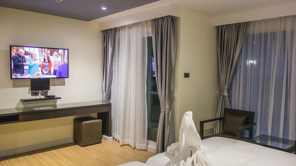 Unique Regency Pattaya Deluxe Room 4