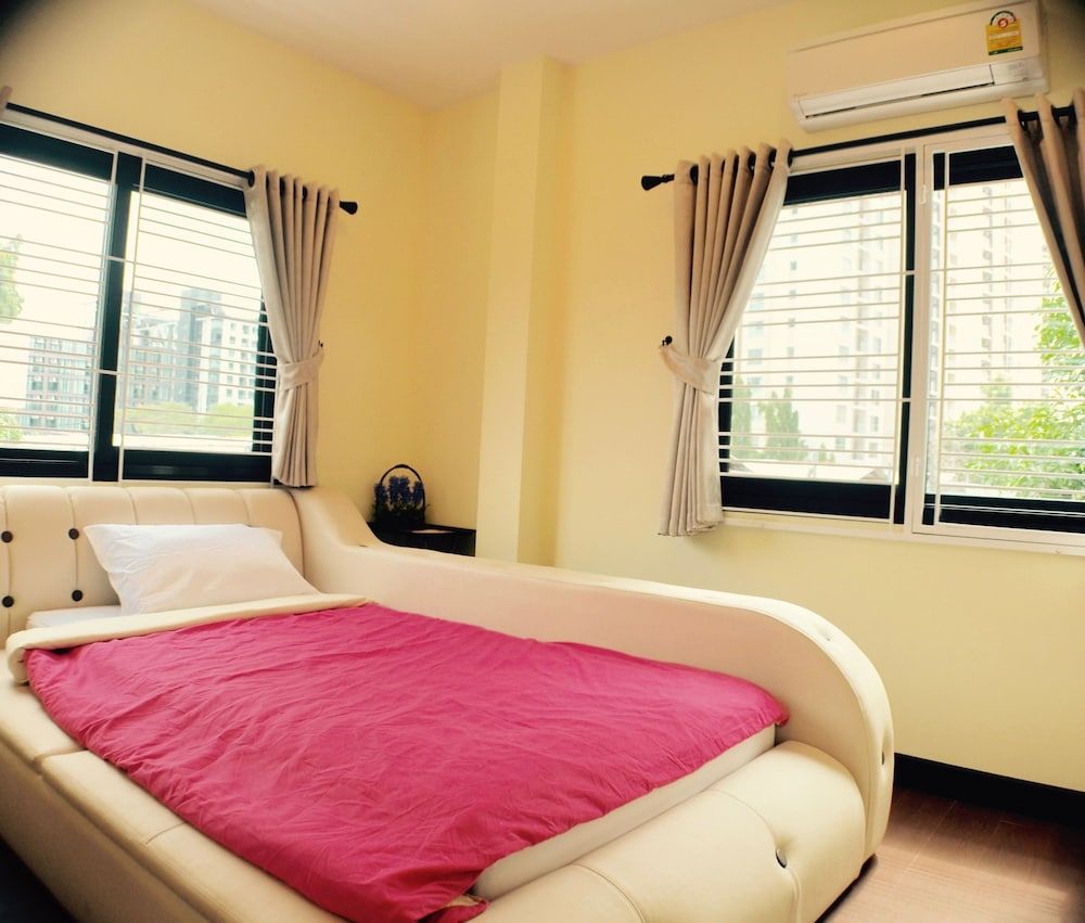 undefined 4 Bedroom House at Skytrain 9