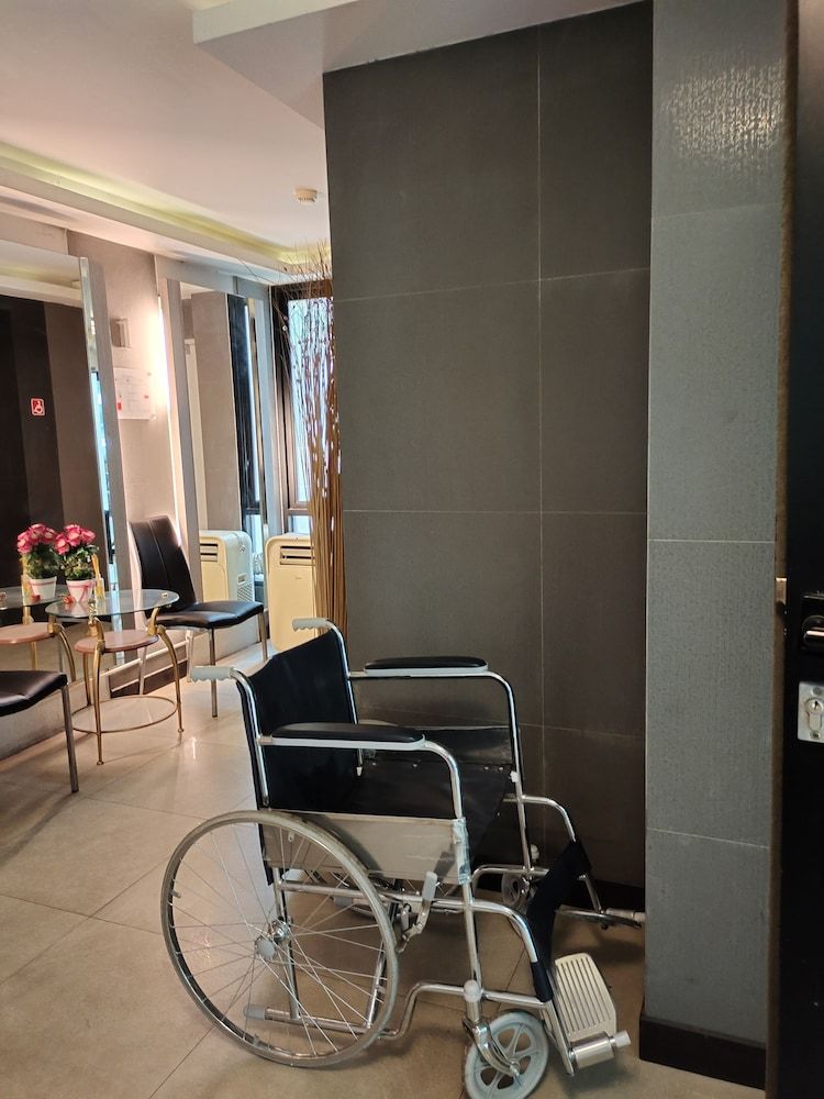 Guest wheelchair