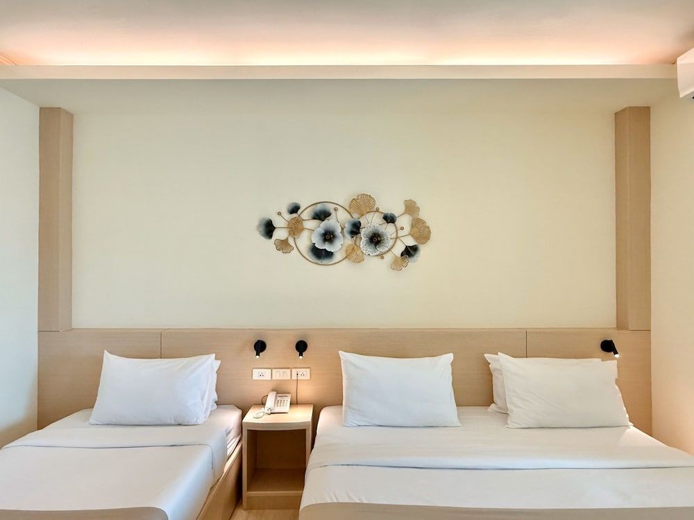 Loei Village Hotel Deluxe Twin Room, City View 2