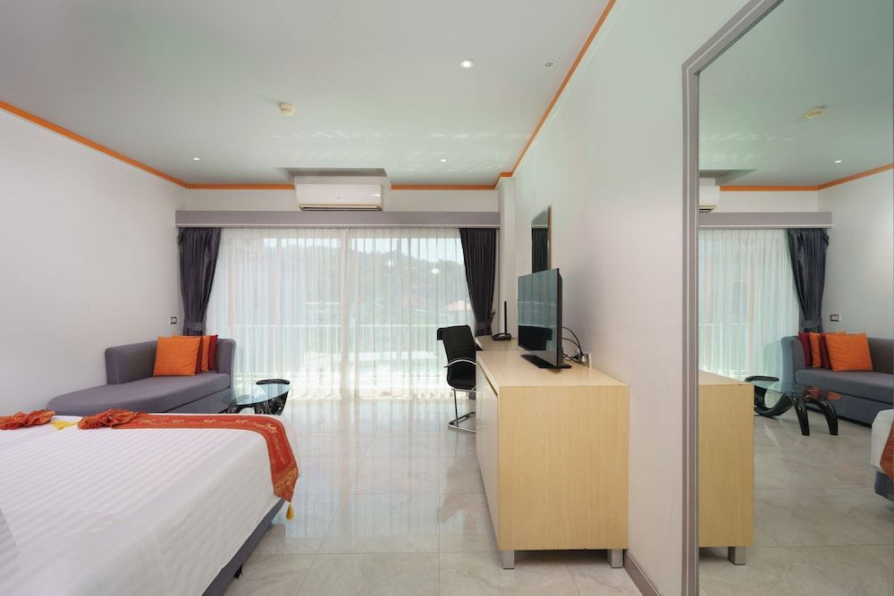 Chabana Kamala Hotel Deluxe Room, 1 Double or 2 Twin Beds 11