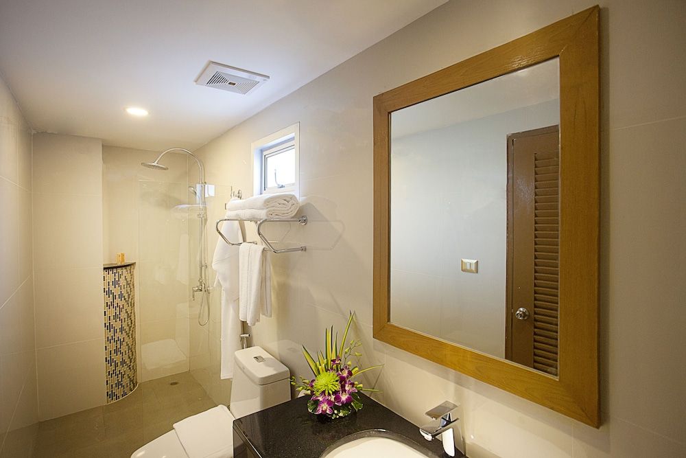 Chabana Kamala Hotel Superior Room 17