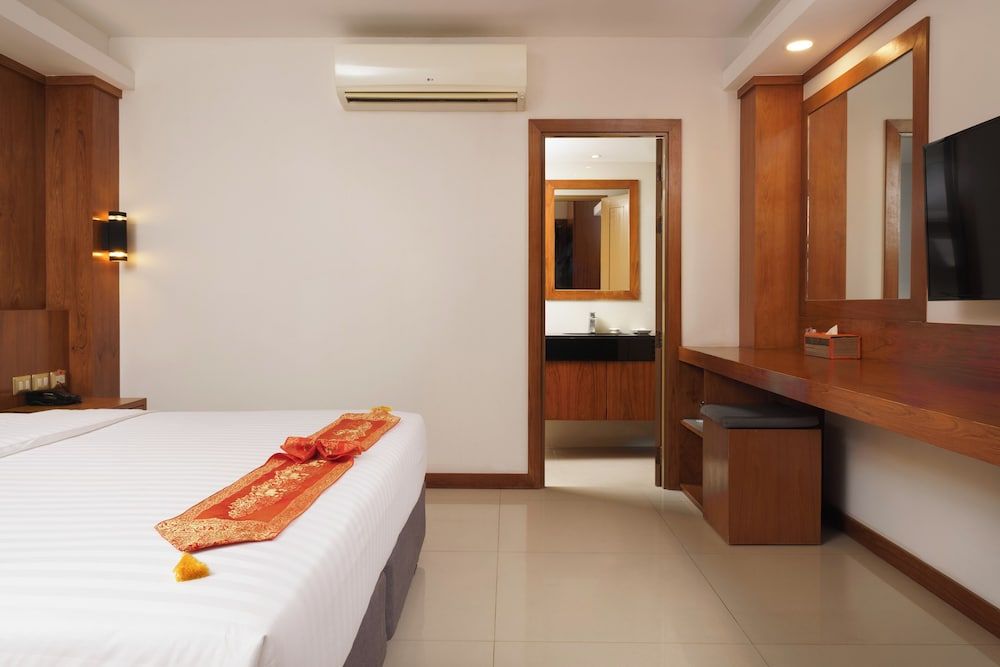 Chabana Kamala Hotel Superior Room 4