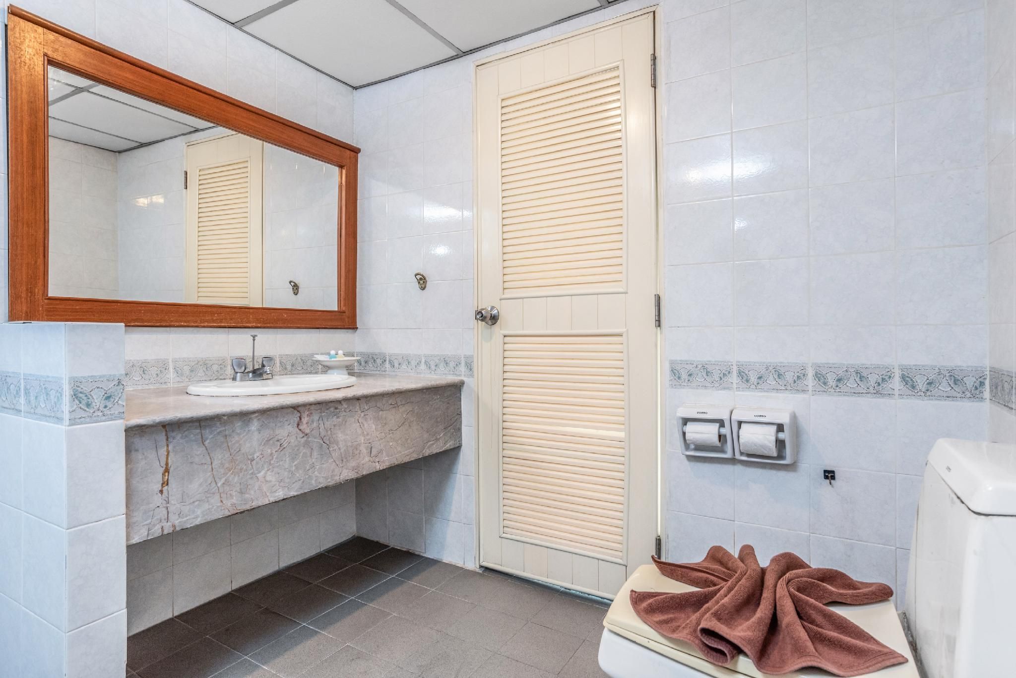 Ayothaya Riverside Hotel Executive Suite River View 3