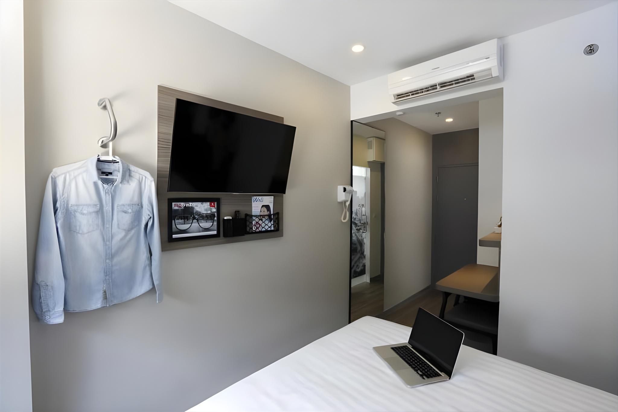 Easy Planet Bangkok Surawong Standard Twin Room 22