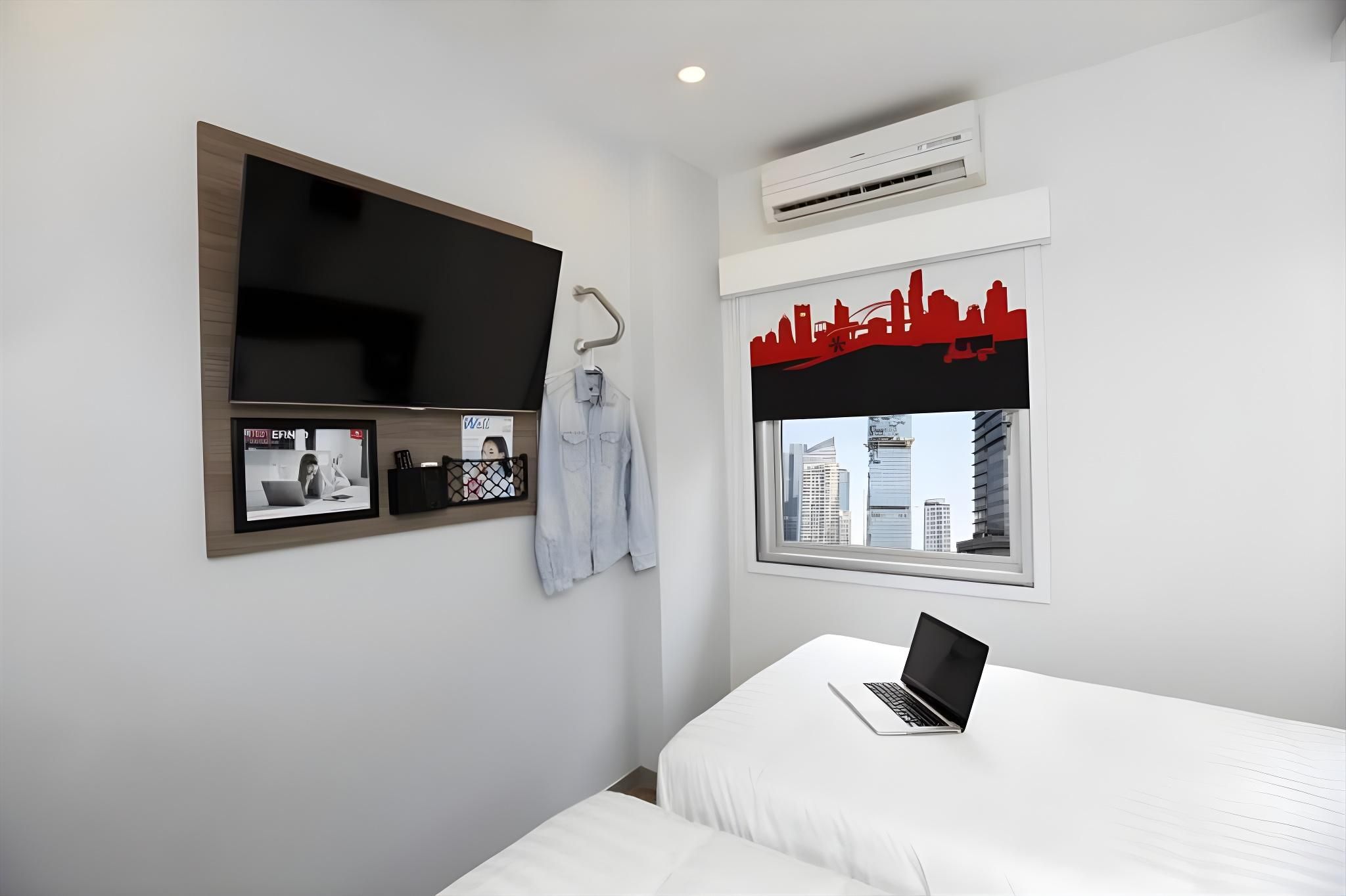 Easy Planet Bangkok Surawong Standard Twin Room 20