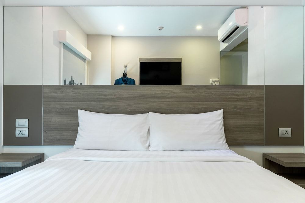 undefined Easy Planet Bangkok Surawong 8