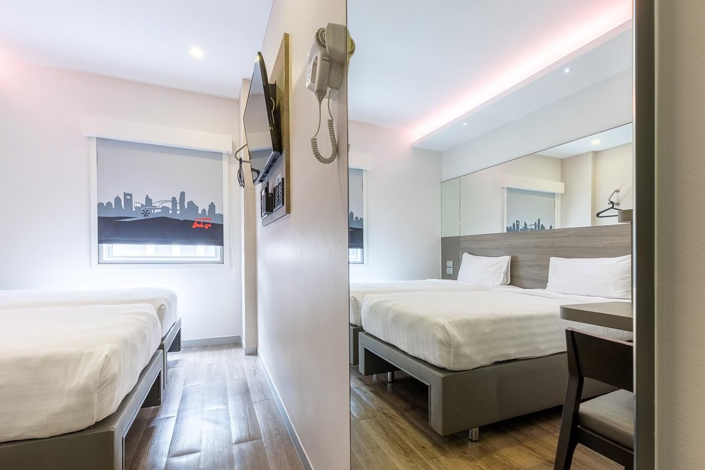 Easy Planet Bangkok Surawong Standard Twin Room 6