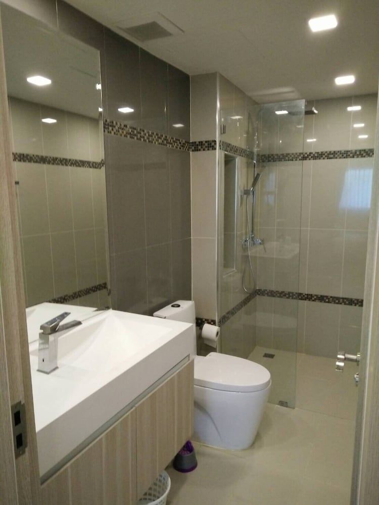 Laguna Beach Resort Jomtien one bedroom with balcony pool view 6