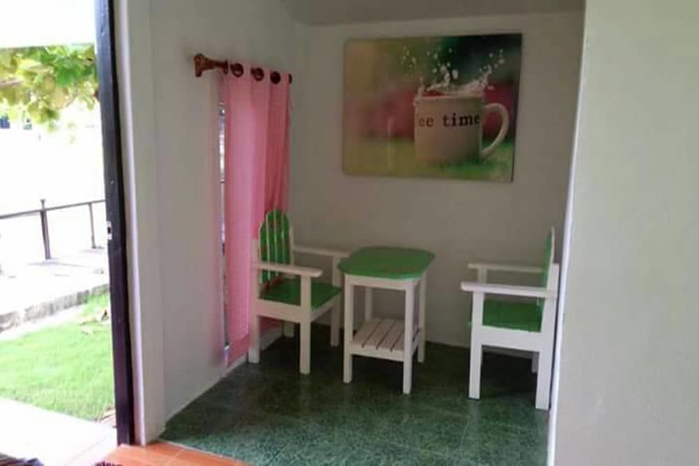 Ban Naam Resort Deluxe Room, Lake View 4