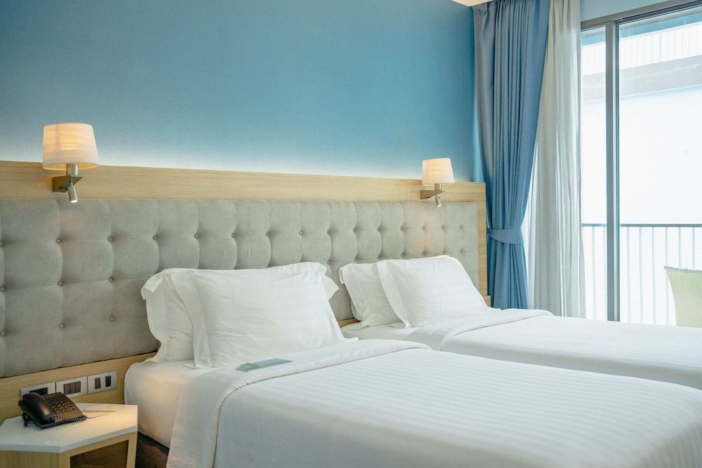 BlueSotel Krabi Ao Nang Beach Superior Room with Balcony 3