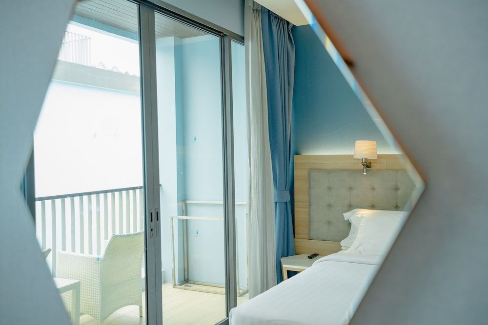 BlueSotel Krabi Ao Nang Beach Superior Room with Balcony 5