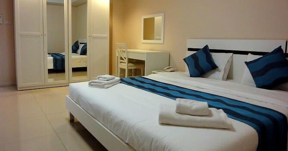 Royal Place Banchang Junior suite 4