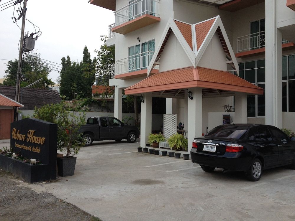 undefined Urban House 195 3