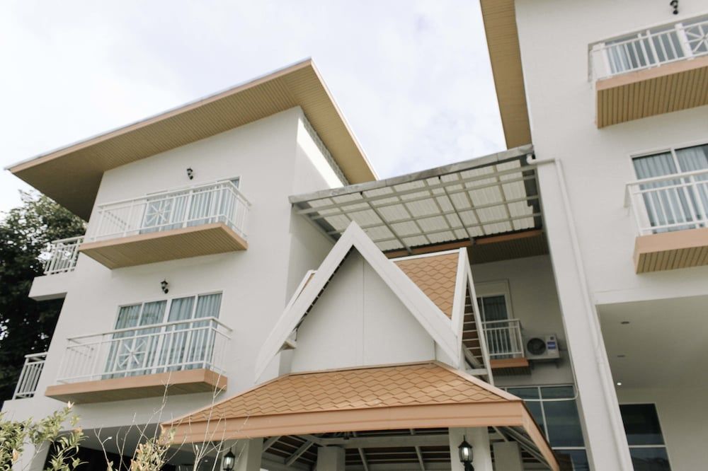 undefined Urban House 195 4