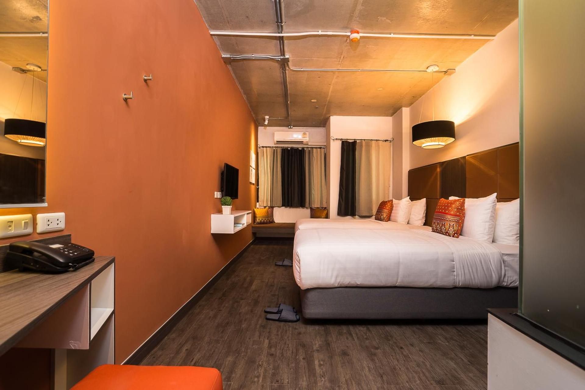 Standard Twin Room