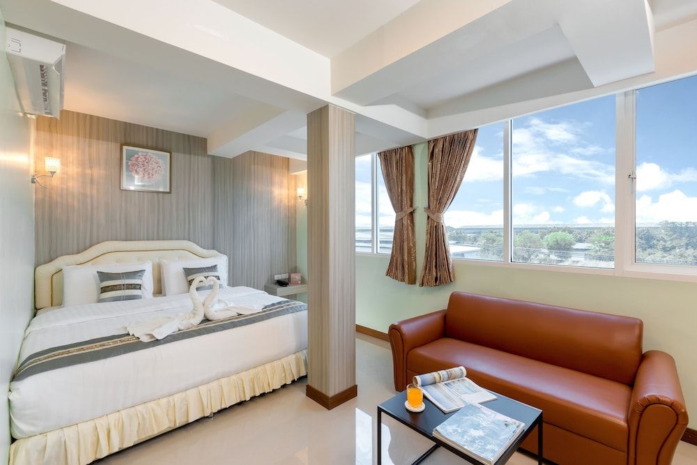 undefined RoomQuest Suvarnabhumi Airport Rom Klao 10