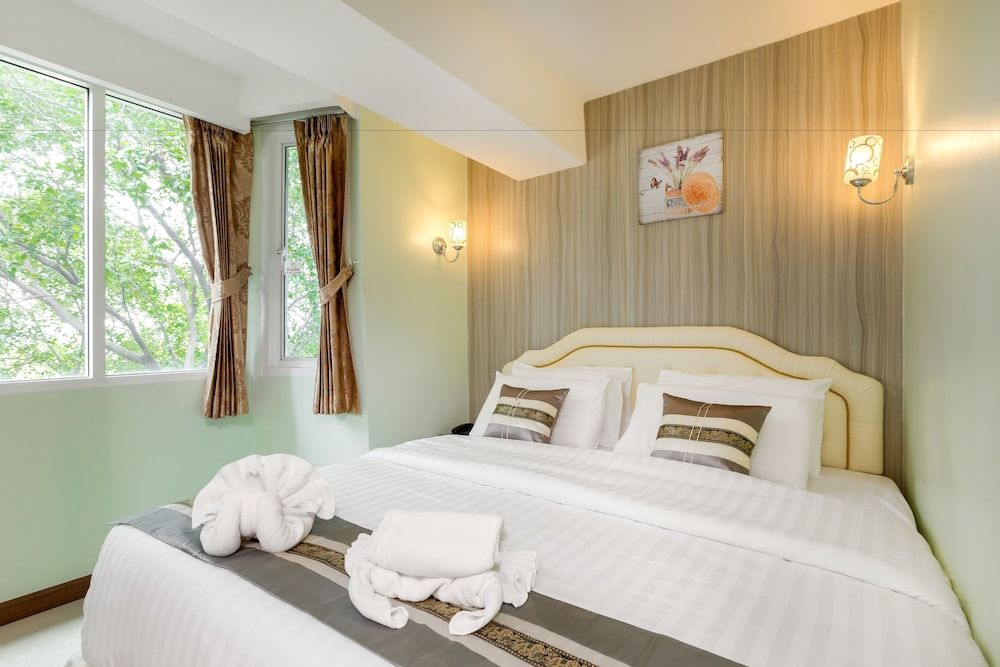 undefined RoomQuest Suvarnabhumi Airport Rom Klao 6