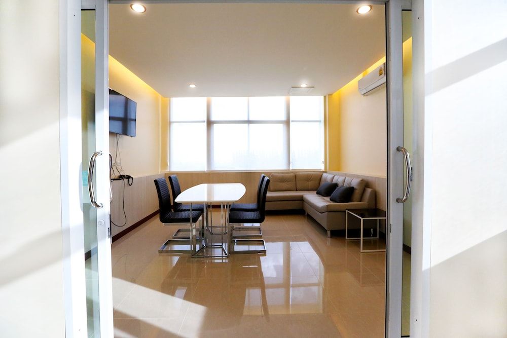 undefined RoomQuest Suvarnabhumi Airport Rom Klao 5