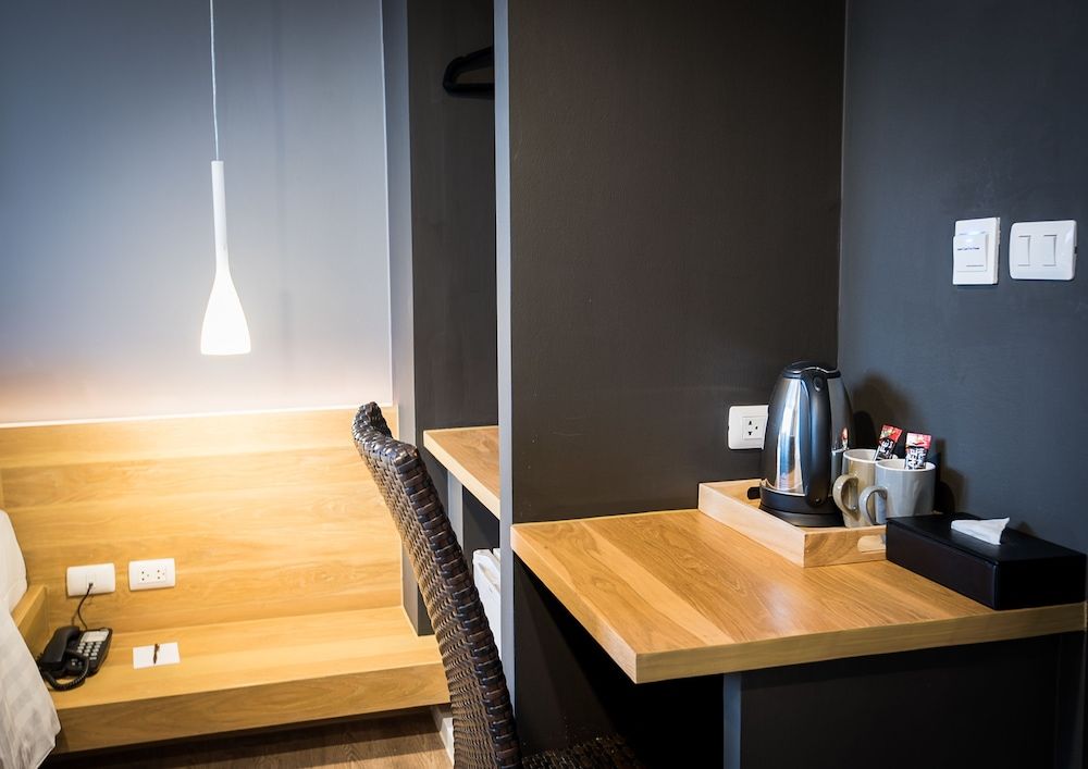 Kalm Bangsaen Hotel Pool Access 5