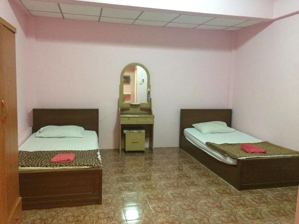 Sleep Inn Pattaya - Hostel Standard Aircon 2