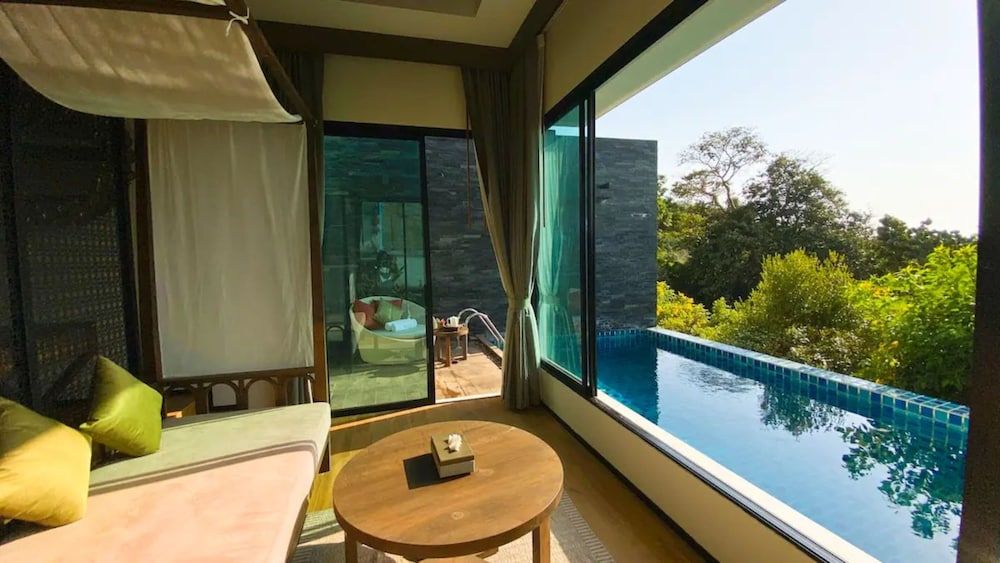 undefined Silla Villa 9