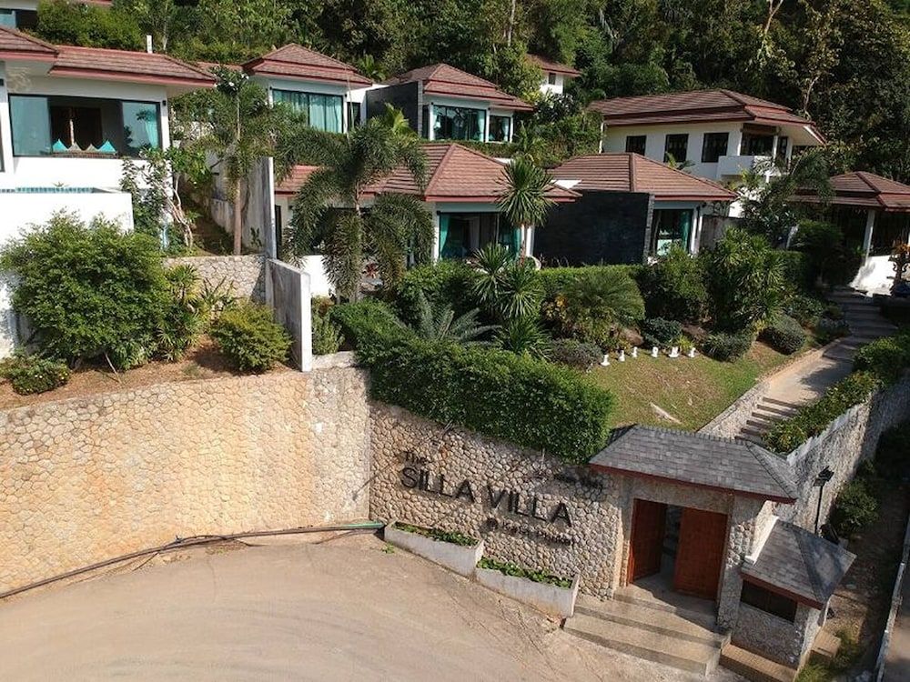 undefined Silla Villa 4